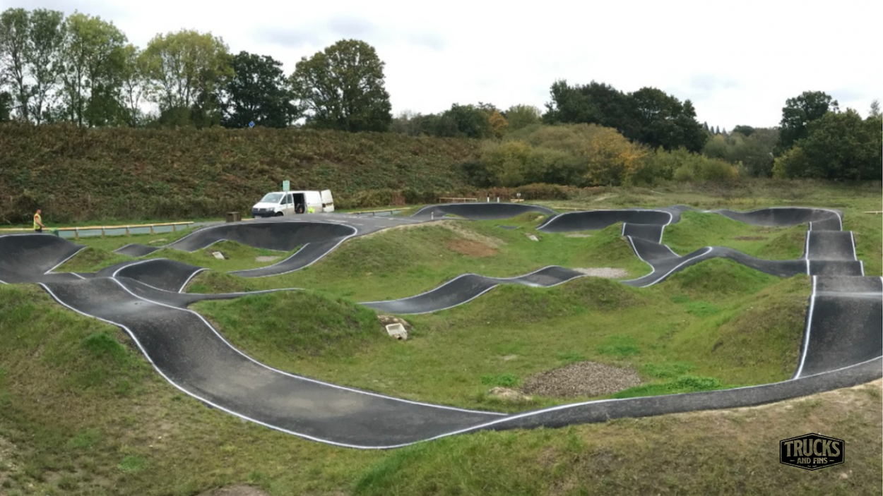 Hook pumptrack